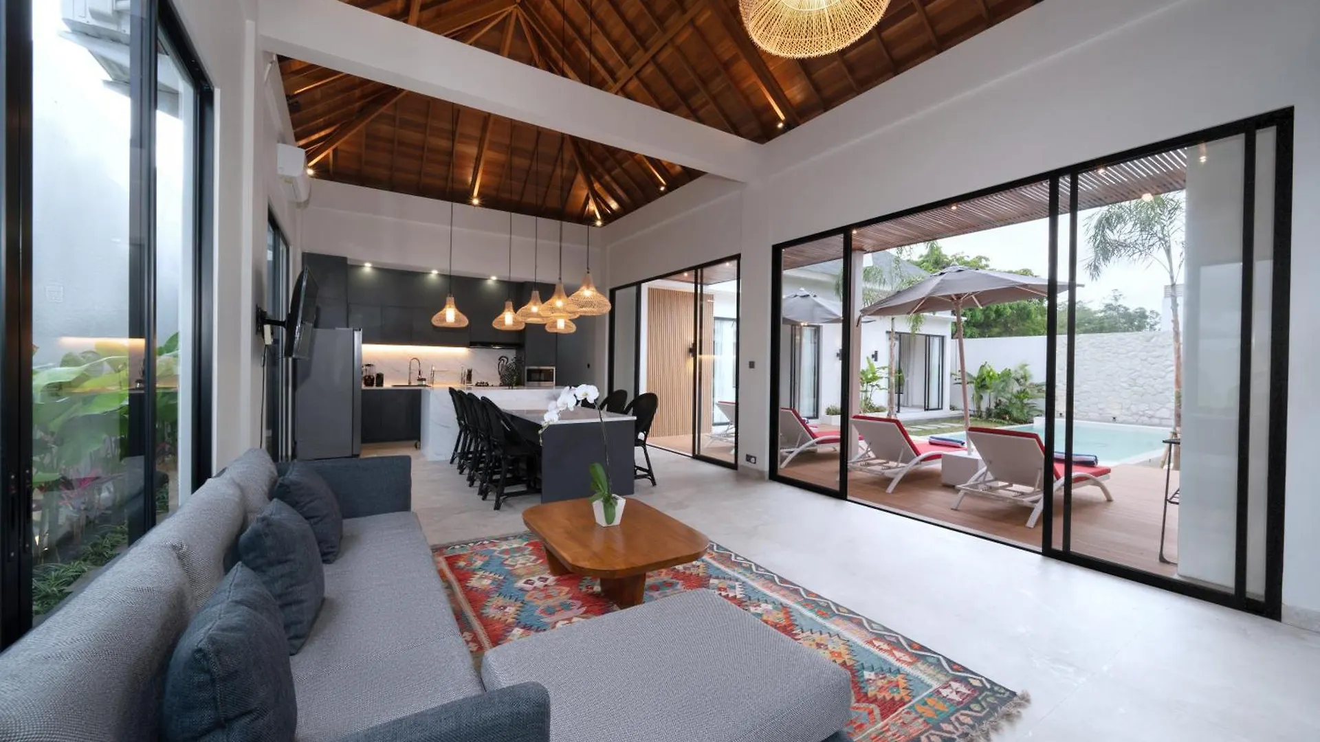 Balangan Villa 4 Bedroom Uluwatu  Indonesia
